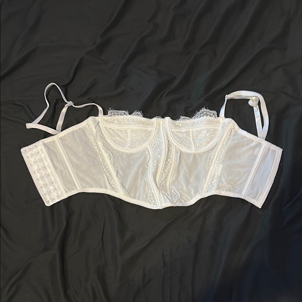 La Hearts White Lace Bustier